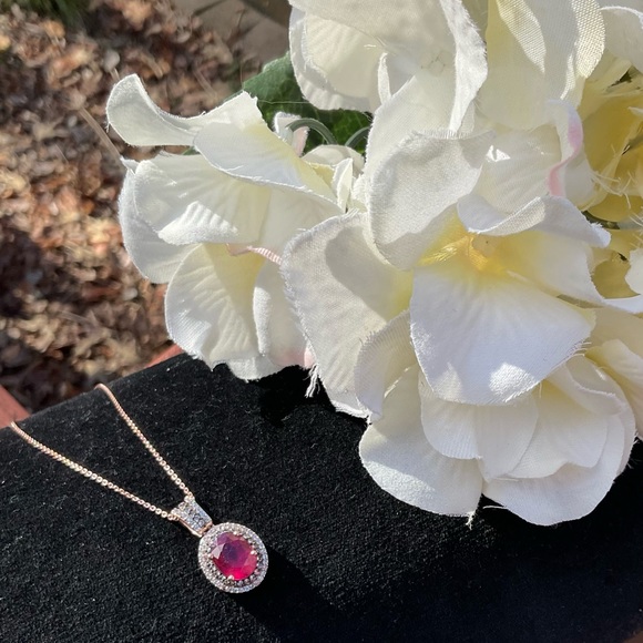 NIASSA RUBY  white and champagne zircon halo pendant - Picture 7 of 7